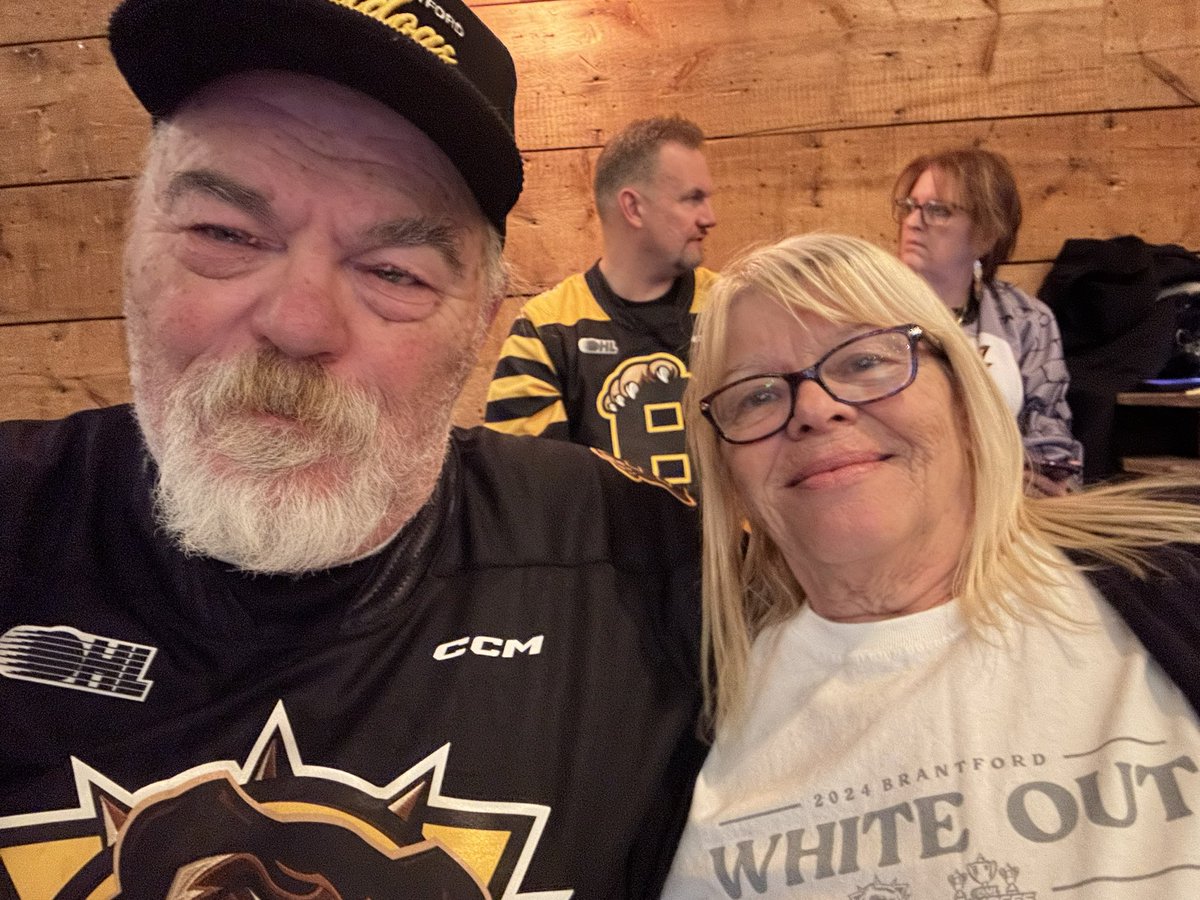 tkc284's tweet photo. Let’s Go Bulldogs!! #BFD #WEAREBRANTFORD @BulldogsOHL  at The Rope Factory @theropefactory for the viewing party! https://t.co/EUQB0OjgOy