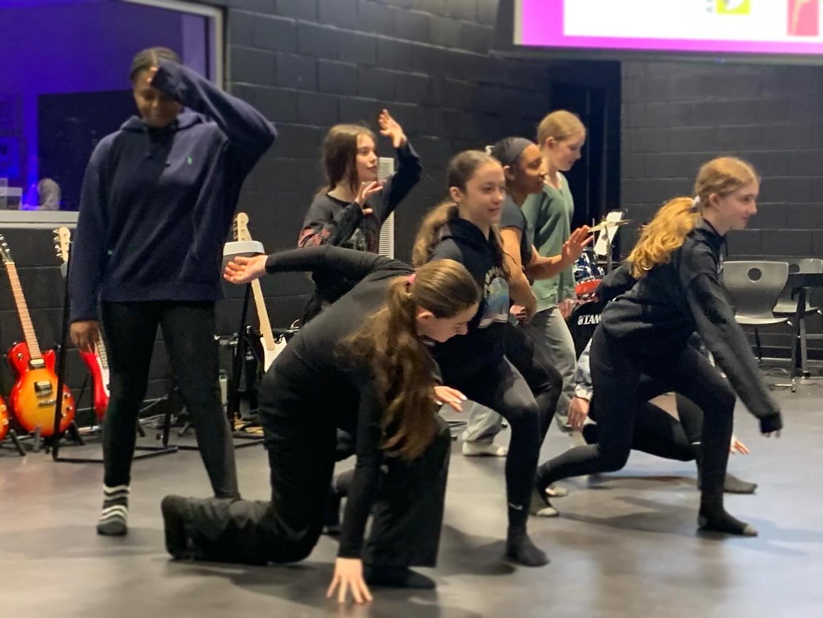 AnaGraceArts's tweet photo. We round out the 3rd quarter at Ana Grace Academy of the Arts Middle School with #ShareDay and multiple amazing performances from our super-talented students! @CrecArtsMiddle1 @anagraceproject https://t.co/Ss1PIaOh5Q