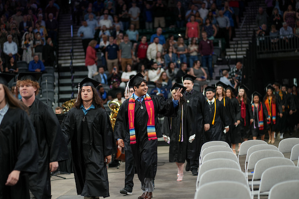 The degree candidates list for the 2024 Spring Commencement is now available. Congratulations to our soon-to-be graduates! bit.ly/4aGeg94 If you see an error or have concerns regarding this list, please contact the Office of the Registrar directly. #SAUGrad24 🐝 🎓