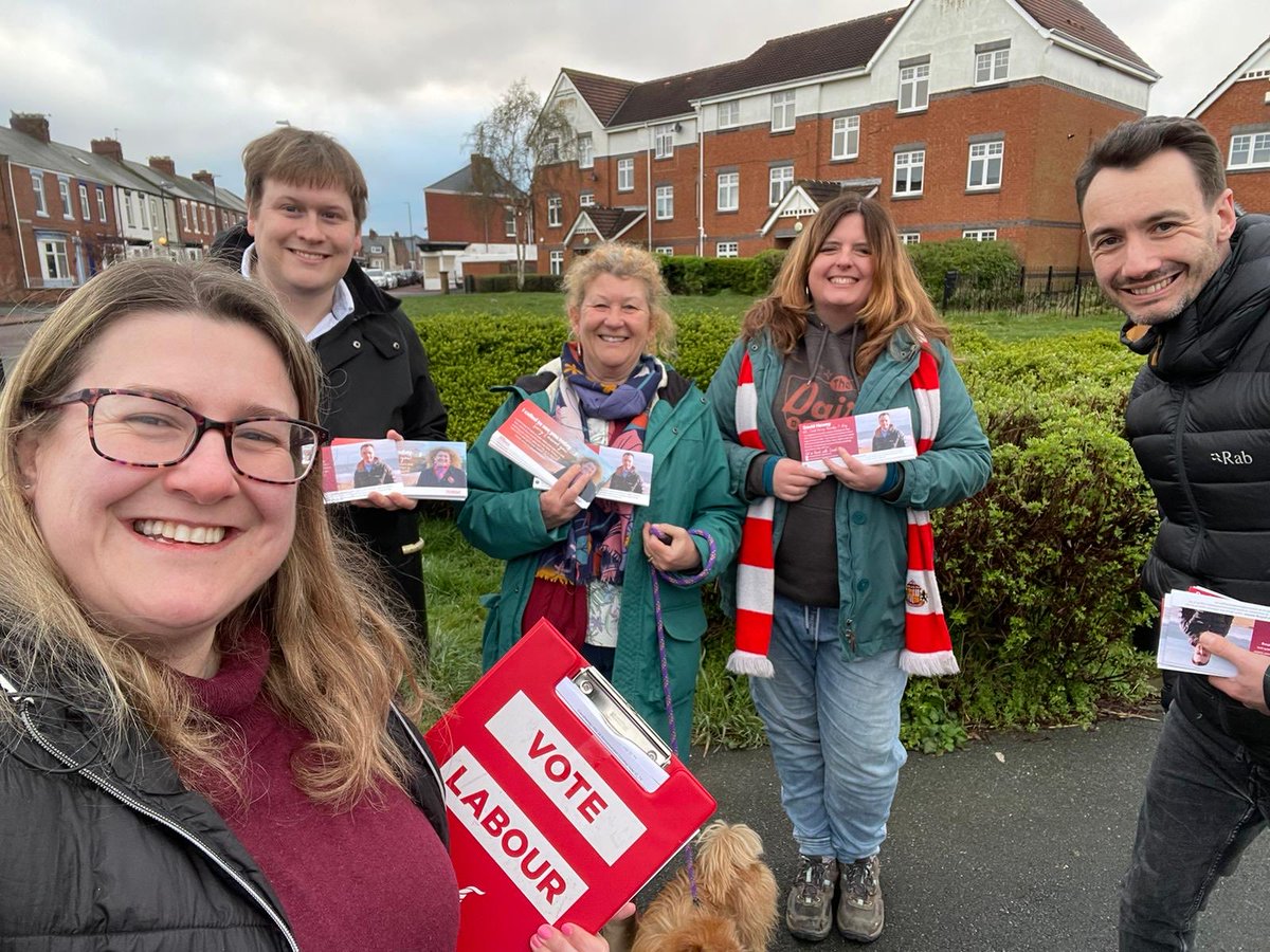 Easter weekend door knocking for our fabulous local candidates in Saltwell, Barnes and St Peter’s. 🐶🌹#VoteLabour