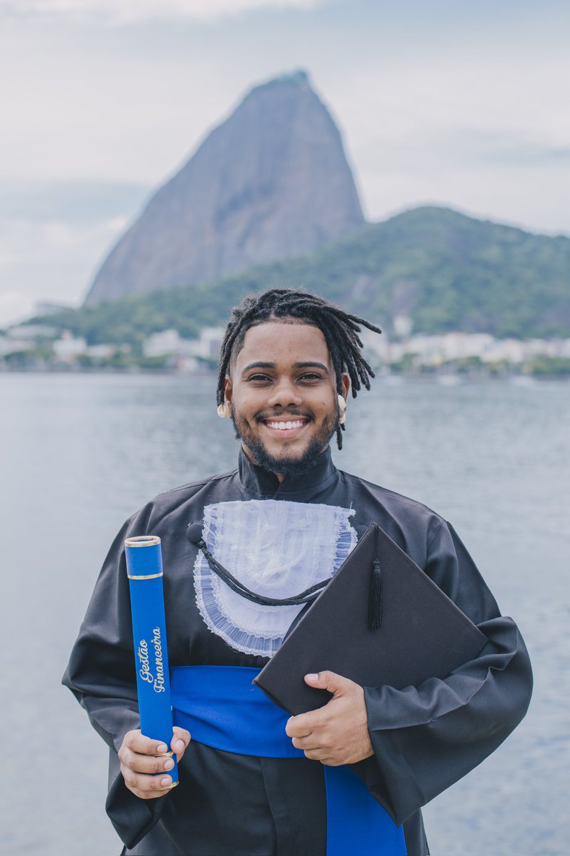 caiopqsim1's tweet photo. A partir de hoje vocês me chamem de senhor gestor financeiro Caio oliver ok?

ESSE TRANSINHO AQUI FORMOU PORRA!!! 

💥💥🎆🤪🏳️‍⚧️🏳️‍⚧️✊🏾 https://t.co/exMu5OQJdT