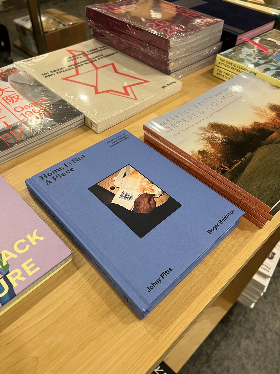 Another reason to be at Friday night’s free poetry celebration: BOOKS! The @WexArts bookstore will be selling copies of @rrobinson72's “Home Is Not a Place,” along with titles by Danez Smith, Aurielle Marie, & Phillip B. Williams, selected by @MoonsAtDusk. tinyurl.com/portableparadi…