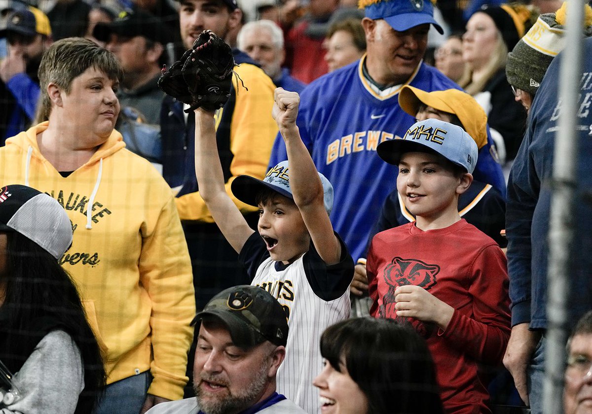 Brewers's tweet photo. Home sweet home 💙 https://t.co/wyD6XSHjJz
