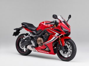R33shinC27's tweet photo. 原付が、125cc相当に引き上げられるなら、普通自動二輪も上限を400ccから650ccくらいに引き上げられないかな～
とか、思ってる。

　#普通自動二輪
　#普通自動二輪の上限排気量の引き上げられたらいいな
　#400cc
　#650cc https://t.co/OPmJ4yDgrU