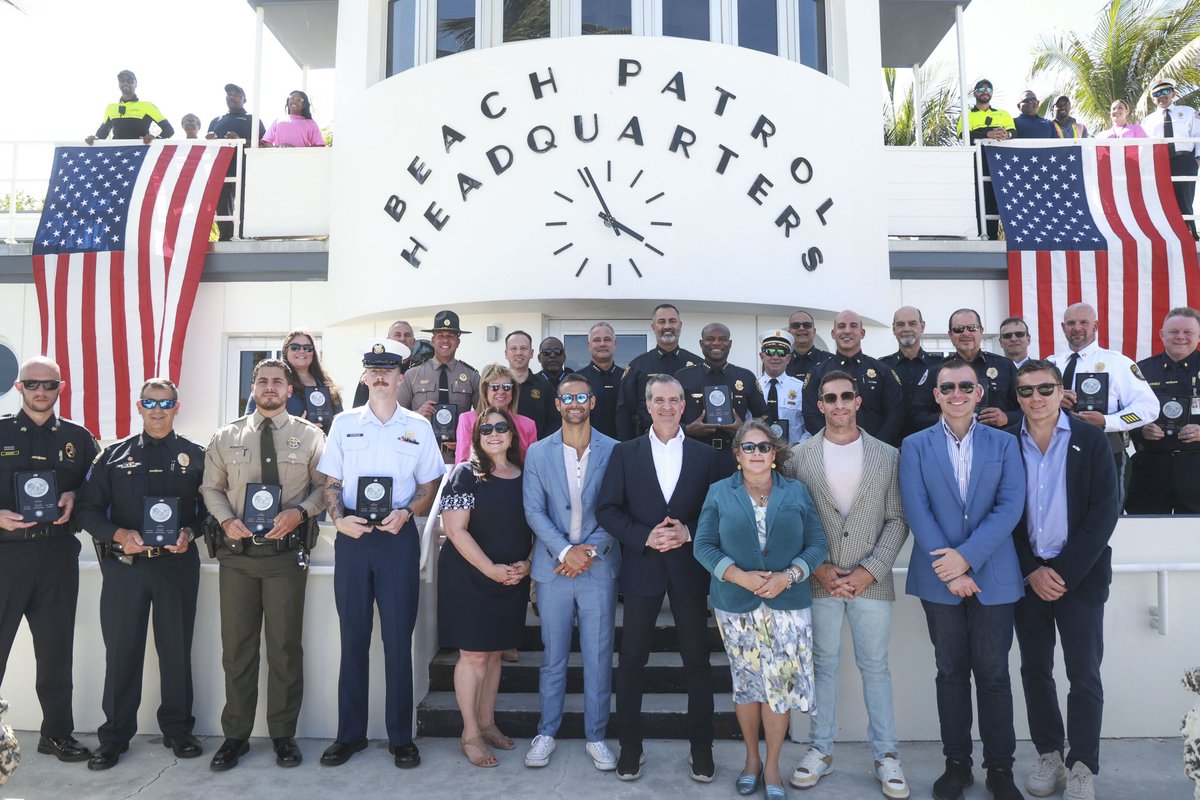 Alina T. Hudak tweet media