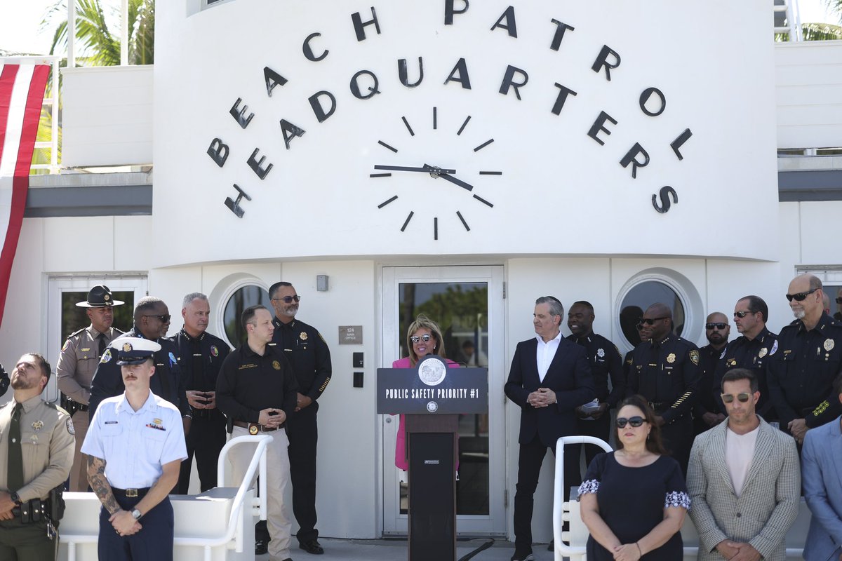 Alina T. Hudak tweet media