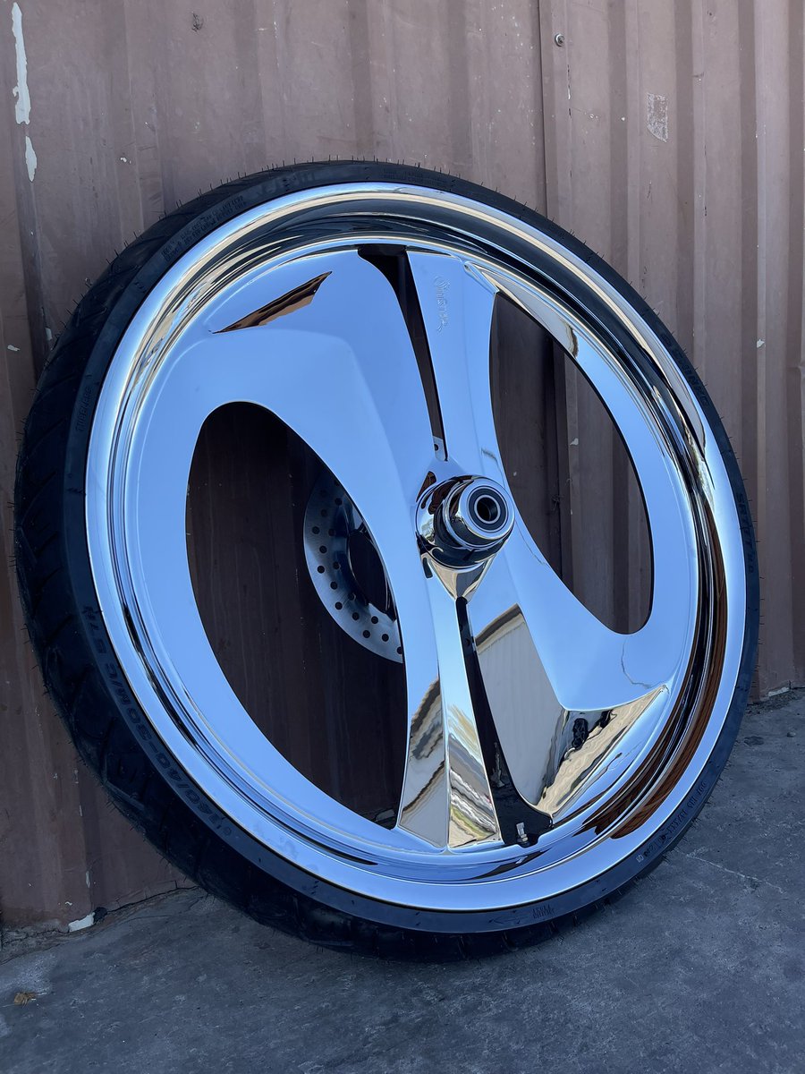 SINISTERWHEEL's tweet photo. #Talon Wheel wrapped in black #shinko #30in

#trikenation #baggernation #3glide #freewheeler #trike #trikelife #chicagobaggers #bigwheel #bigwheelbaggers #bigwheelbagger #sinister #bigwheels #harleydavidsonmotorcycles #34in 

Check out more at 
https://t.co/qJy6TAz0yA https://t.co/R20T1o5zfF