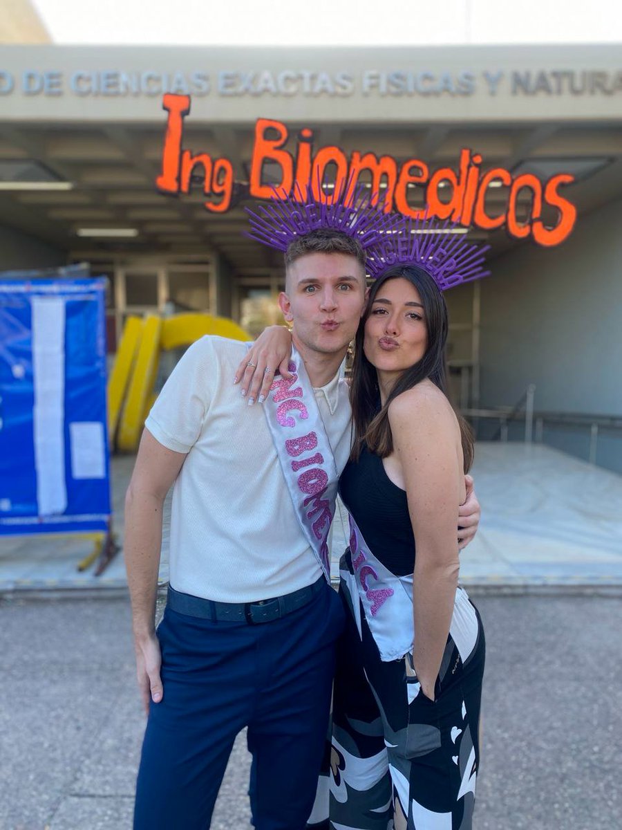 Nos recibimos de INGENIEROS BIOMÉDICOS con mi mejor amiga <a href="/ampirdz/">Amparo 🦩</a> 🫶🏻🦾❤️🎓🥳
