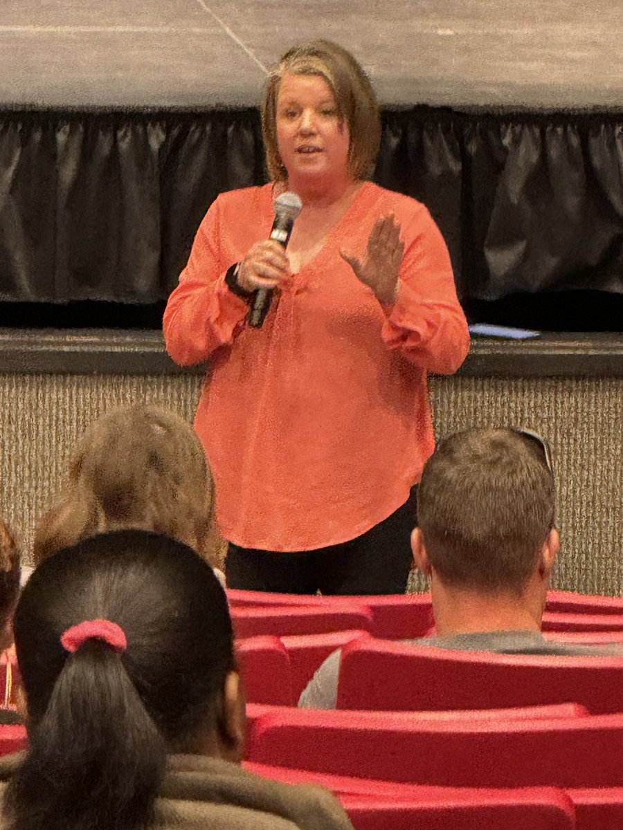 Deanna Lovesmith tweet media