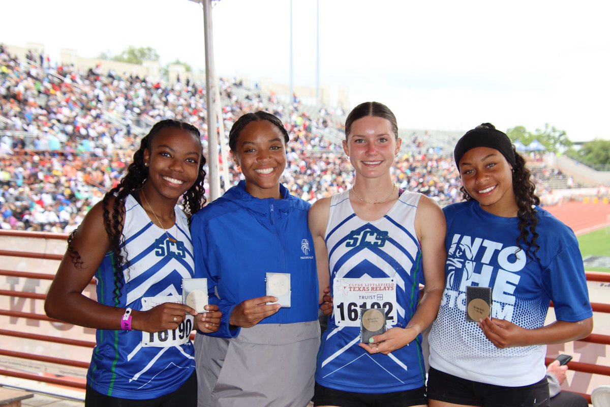 gwendolyn_mcd's tweet photo. Texas Relays with my team!!
My 4x1 relay placed third overall in Division I High School Girls, and I was 4th overall in Division I High School Girls!
New 100M PR: 11.99 https://t.co/DDomp9uaCo