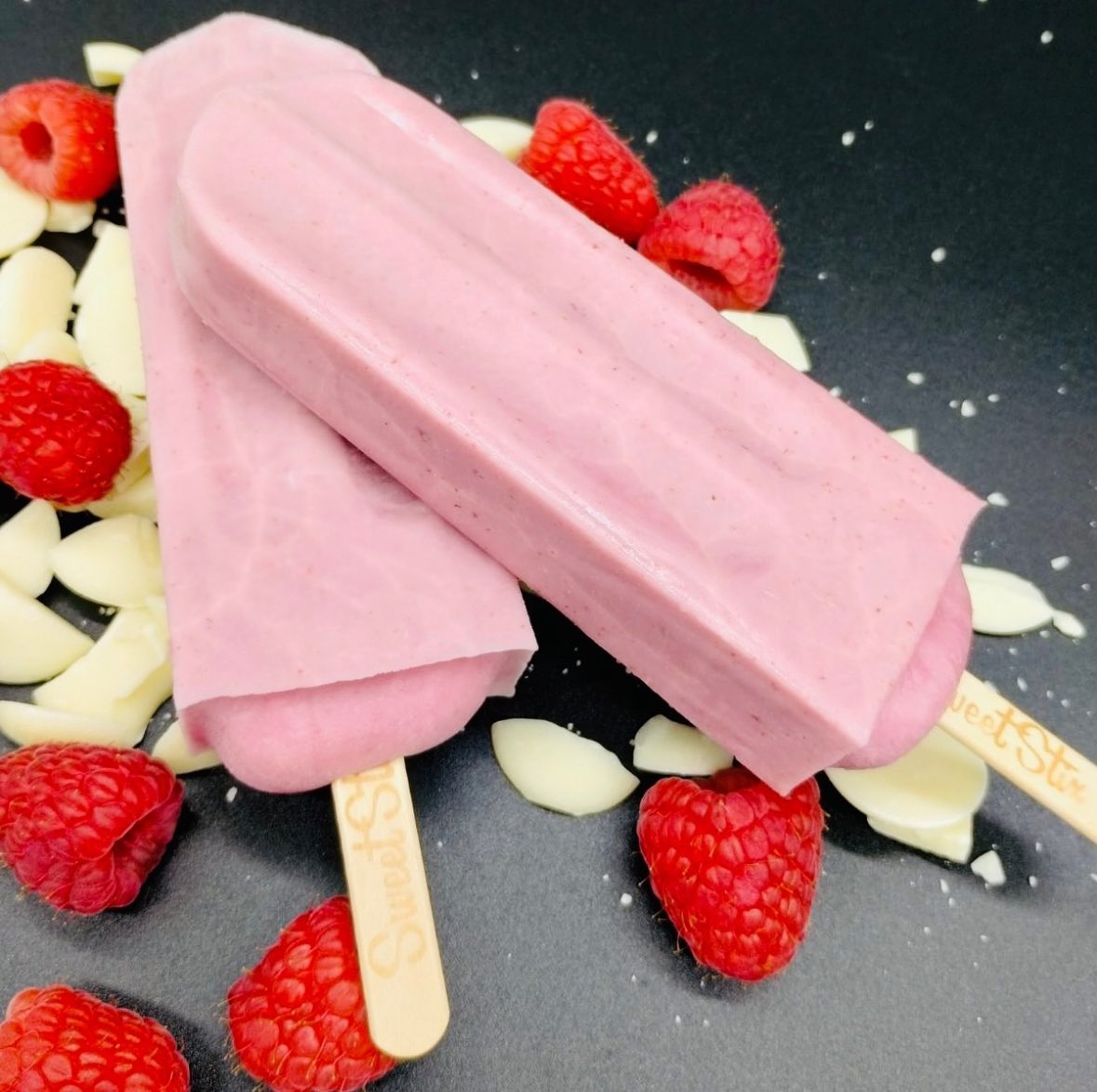 *New* Our Raspberry White Chocolate Pops are an exciting flavour combination that’s bound to get rave reviews from the whole family! ❤️ #yeg