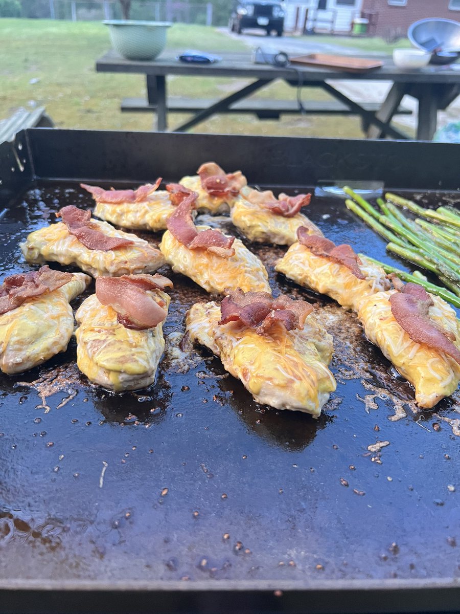 Chris__Edwards's tweet photo. Tonight on #CookingWithChris https://t.co/1AwPi7d0Jf