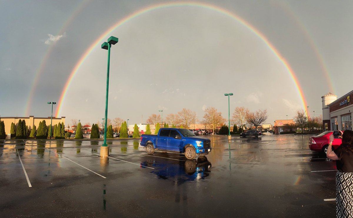 Somewhere over a rainbow you’ll find a brewery 🌈🍺 • • • #craftbrewery #craftbeer #beerinspires #asseenincbus #cbusliving #doublerainbow #cbusgram #visitdelohio