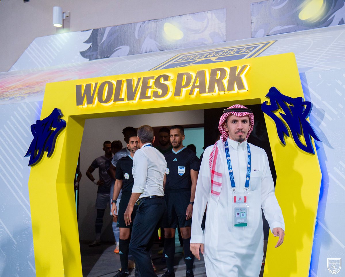 ليست مفاجأة ولا خيال .. 
بل حقيقة تحتاج بصيرة قبل البصر ..!
التعاون وصل إلى النقطة 46 ..! في أقوى نسخة للدوري السعودي .. ولم يرتبط إسمه إلى الان في صندوق الاستثمارات السعودية ..! 
(ماذا لو ).. دخل هذا النادي الذي تحدث سابقًا رئيسه عبر قناة #الإخبارية عن جاهزية ناديه من جميع