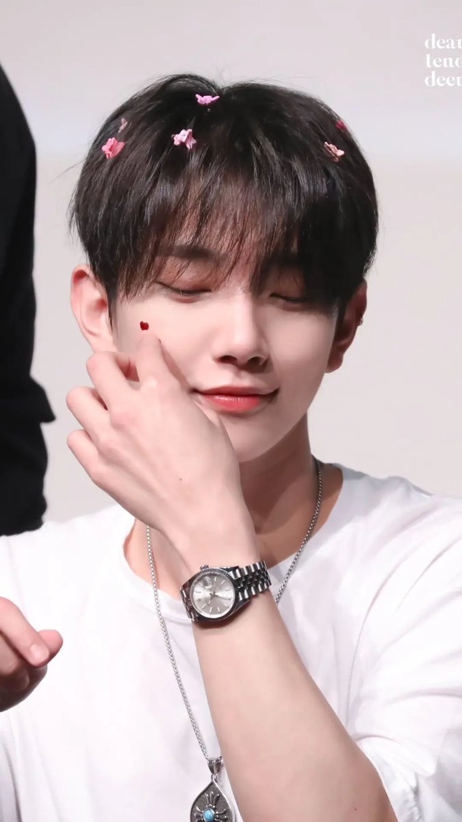 냠 tweet media
