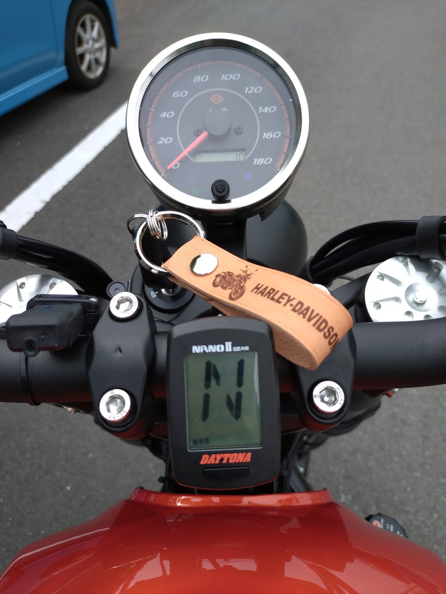 itsukiandmore's tweet photo. @Harley_D_JP
昨日 X500 納車🎉

ギアインジケータを
追加していただきました👍

取り回し 重量 足つき 価格帯が
身の丈に合う車両を作って
くれてありがとう🙇
ハーレーダビットソン

158cmリターン女性でも
乗りやすいパワフルな車両✨
これ以外 愛せないくらい
気に入ってます💓

桜と一緒 嬉しい🌸 https://t.co/2SA8oj9QIw