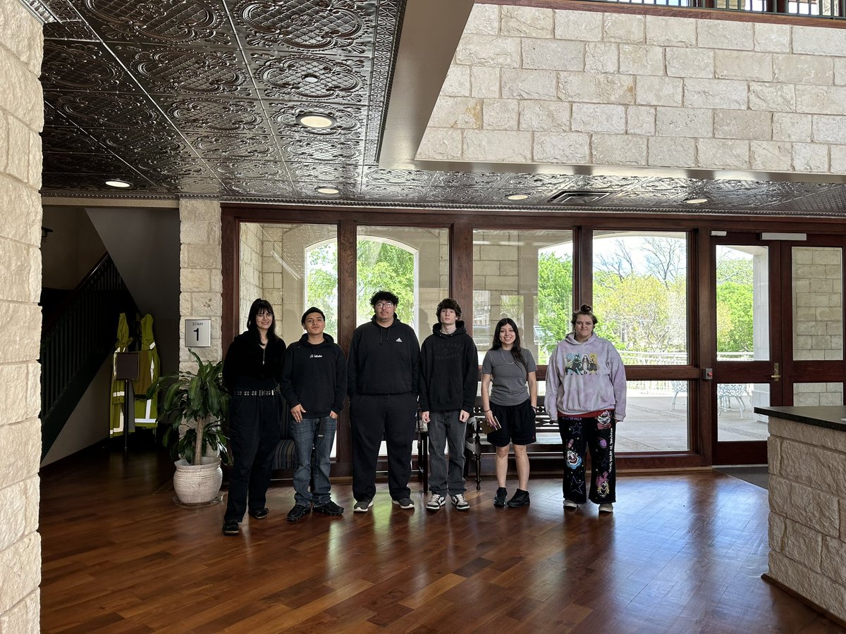 STARSHS2's tweet photo. STARS #PoweredForLife students took a tour of City Hall and learned many new things today!
Thank you #ForwardTrainingCenter for the new opportunities! 
#Whatyoudomatters
#WeAreSTARS https://t.co/Agazd2eKDD