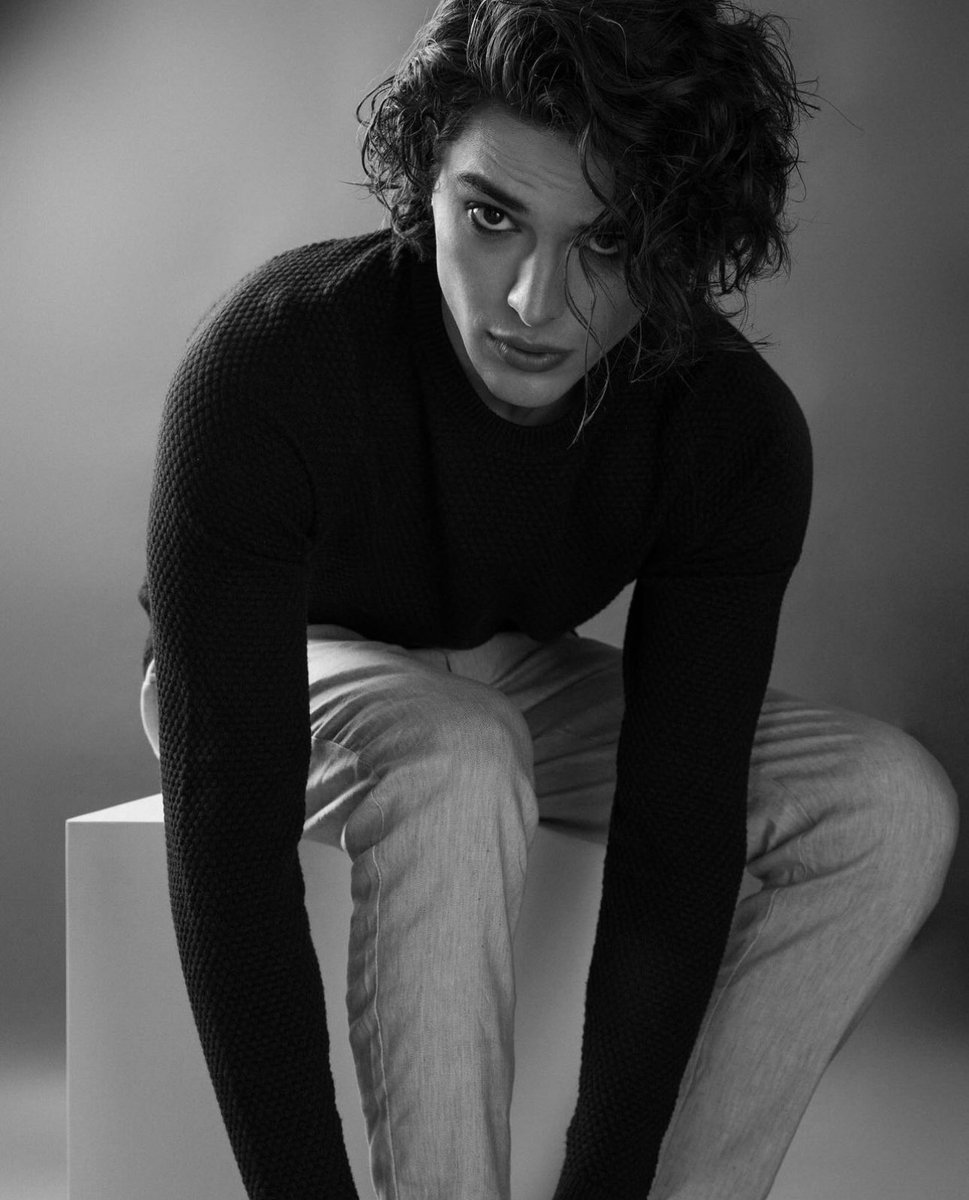 ghosttokens's tweet image. ᅠ

        ⠀ ⠀ ⠀           onyx 
                25, he/him, scorpio. 
⠀         single | singer | lover boy

                             ♡ ╱ ↻

ᅠ
ᅠ