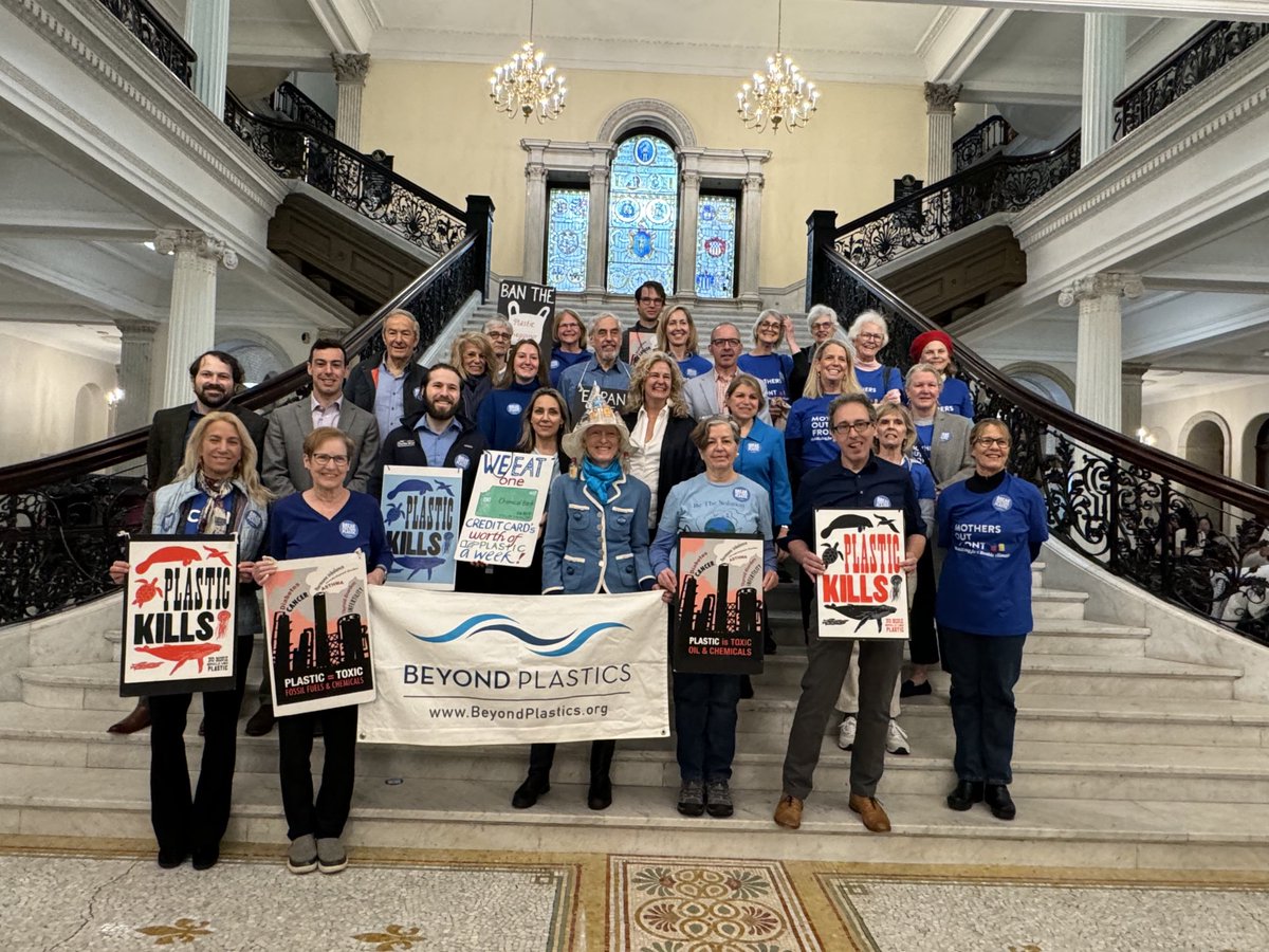 Amazing day at the Mass State House today to support modernizing the #MABottleBill! Many meetings with legislators and their amazing aides! ⁦@oceana⁩ ⁦@storyofstuff⁩ ⁦@PlasticsBeyond⁩ ⁦@JustZeroOrg⁩ ⁦@MAPCMetroBoston⁩ ⁦@EnviroLeagueMA⁩