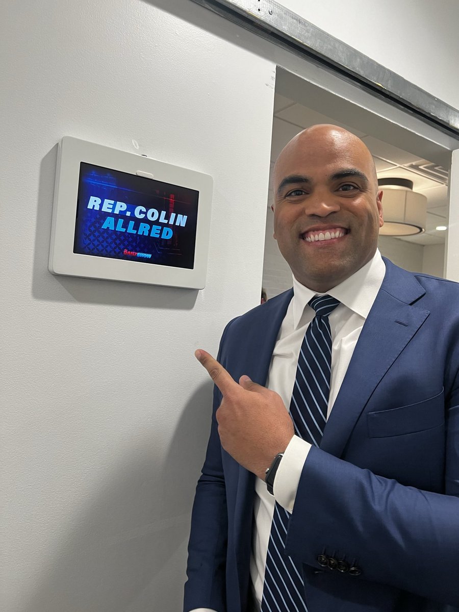 Tune into @TheDailyShow tonight at 10 PM! You might see someone familiar 👀