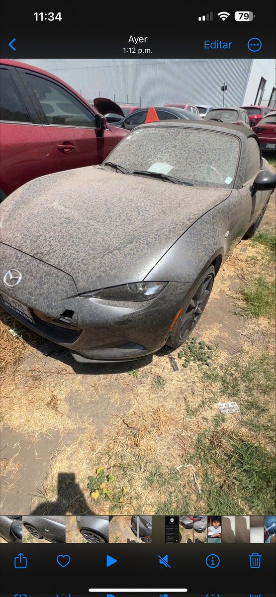 cuartodemillamx's tweet photo. #Mazda #MX5 2023.

Buenas tardes Admin. Mi nombre es Leonardo Perez Perez.

Tengo un caso para Fraudeame la Nave ojalá me puedas ayudar, para vitalizar mi caso y que se resuelva, ya que veo que no avanza mi situación en la #Agencia Mazda #Del #Valle. 

Te explico tuve un #percance en mi vehículo el  16 de diciembre del 2023 en la autopista “Arco Norte” el seguro de la autopista se hizo cargo y me pagaron a mi seguro que es #GNP, con la orden lleve mi vehículo a la agencia Mazda #DelValle #CDMX, ingreso mi carro el día 20 de diciembre, me dieron fecha tentativa de entrega de 20 de febrero, sin embargo me han dicho que no hay piezas y que no hay, antes de terminar el mes de marzo mande mensaje al grupo que ellos tienen y me dicen que tentativamente para el 25 de abril, siendo así ya 5 mese en la agencia. 

Debido a eso acudí a la agencia, pero ahí me dicen que lo mandaron a un taller de "alto prestigio", y con la dirección de taller fui a ver mi vehículo el día de ayer lunes 1 de abril 2024, la sorpresa que me encontré es que mi carro modelo 2023 (con el valor de casi medio millón de pesos, que aún sigo pagando), el MX5 emblema #deportivo de la marca, lo tienen en un taller que parece más deshuesadero (anexo las fotografías que pude tomar), al aire libre, lleno de polvo, el carro tiene capota, pues ya está muy quemada por el sol, y no me imagino los plásticos por dentro, la verdad eso me molestó mucho y aunque hablé con ellos me dicen que las piezas que faltan son el tubo de escape y transmisión. 

Me molesté bastante y ya llamé hoy a Mazda México, sin embargo, que dicen que lo van a checar.

Ese es su disque Servicio #Premium ?

Uno va a una agencia esperando calidad, no que subcontraten un taller en un lote valdío.

A mí si me gustaría que me ayudaras a viralizar mi situación por qué ya vimos que solo así las marcas se apuran de lo contrario parece que no, además el carro es lo que me preocupa, lo van a reparar de una cosa y lo van a descomponer de otras por el estado en que lo tienen, hice un video en Tik Tok y ahí me recomendaron mucho tu apoyo. 

Te agradezco tu atención y quedo pendiente a tu respuesta. 

Saludos.