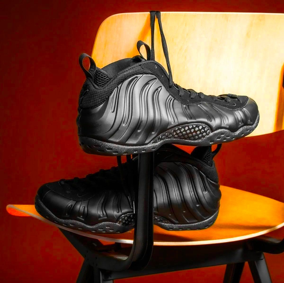 anthracite foamposite 2020