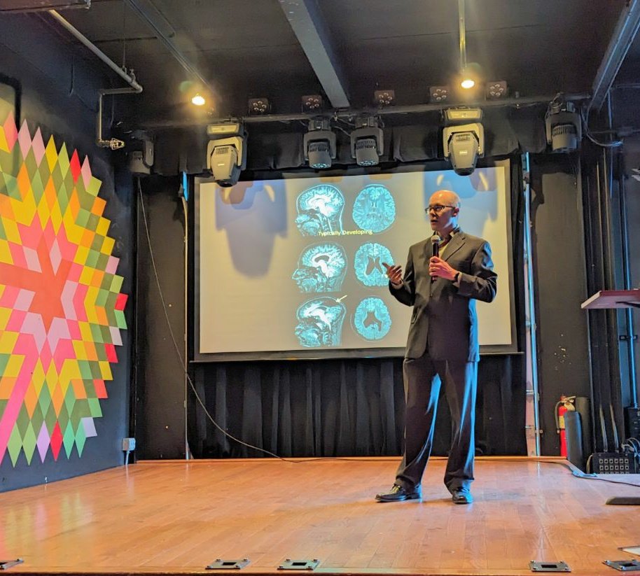 @Prof_Kurz in his element. 'The Brain that Heals Itself' at the @theslowdown for @ScienceCafesNE at part of the 2024 @NESciFest #IHN #IHNCommunity #neuroscience