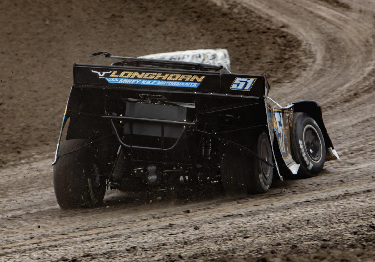 VincentGuliani's tweet photo. Successful first test day in our new Chris Bragg Racing @LonghornChassis equipped with @bilsteinUS Shocks &amp; Springs. @Logan_Seavey did a great job and was up to speed quickly. @bragg_tyler built a beautiful piece. Looking forward to the @FloRacing Illinois races in May. https://t.co/trL3aJ9x6G
