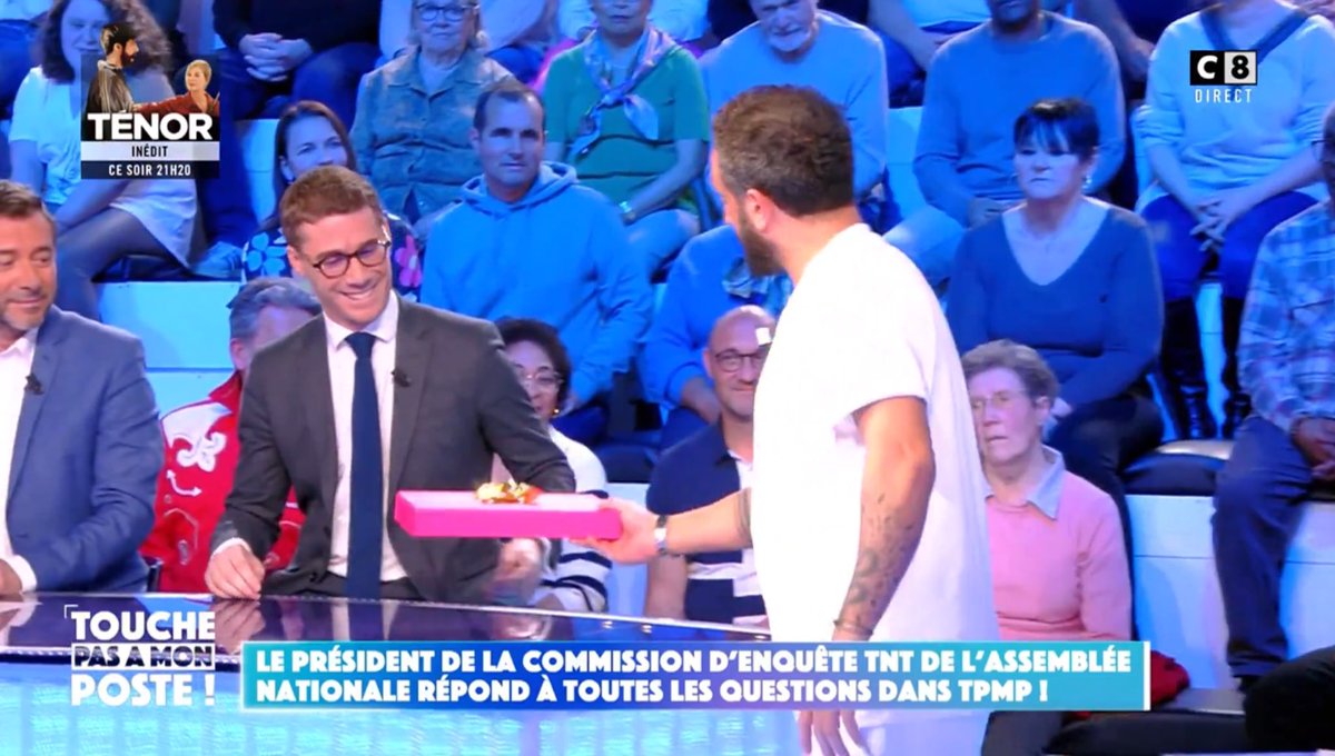 ⚡️🇫🇷FLASH -Naufrage politico-médiatique : "Plus personne ne peut croire à son indépendance &amp; son objectivité". Le président de la commission d’enquête sur la TNT, le macroniste Quentin #Bataillon est allé critiquer Y.Barthès chez C.Hanouna après avoir auditionné les 2 animateurs.