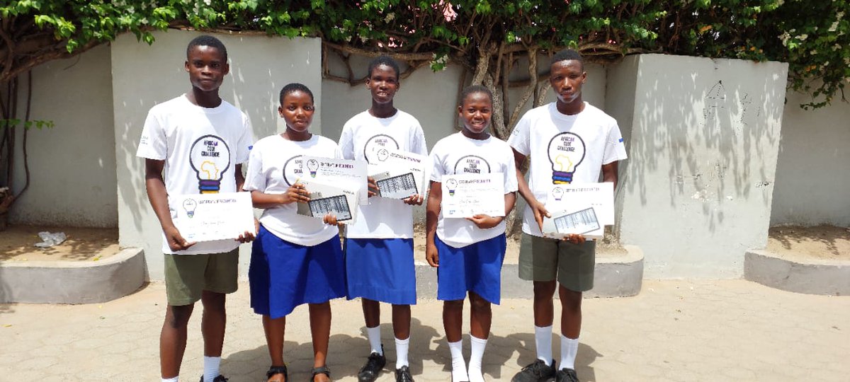 Foundation_DO's tweet image. Students and teachers from St. Michael and All Angels Anglican Basic Sch, Greater Accra Region, have been awarded with technological gadgets and materials for securing the top position in the 2023 AfriCAN Code Challenge. 

#Tech #STEM #AfriCANCodeChallenge