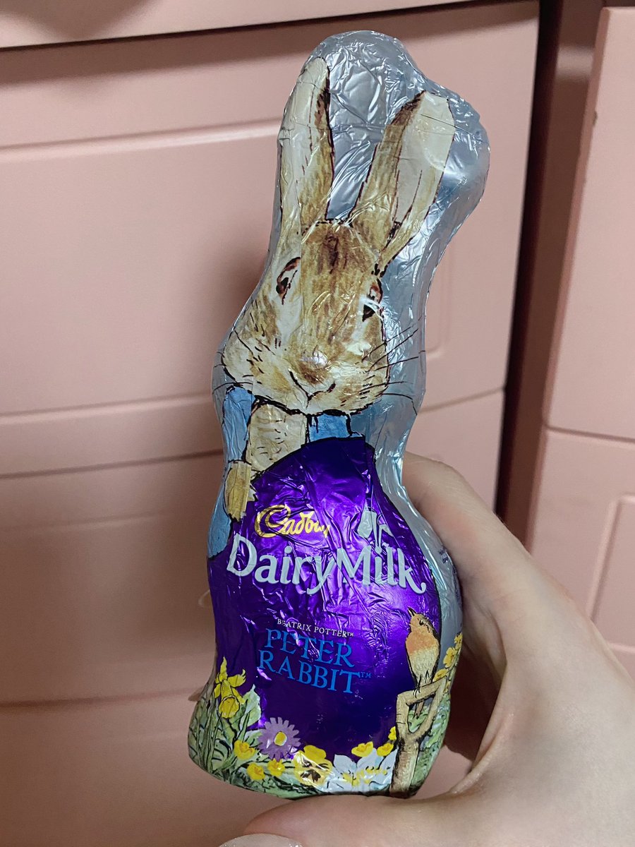 ママがイギリスからイースターのチョコレートバニー！🐇💝美味しいー( ´∀｀) https://t.co/9U52oCY0NM