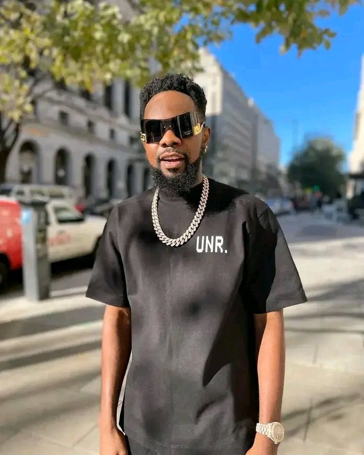 I really don't know why Naija Peeps keep talking about Davido, Wizkid & Burna Boy Without Mentioning @patorankingfire . I Can Confidently Say; THERE WILL BE NO NIGERIA MUSIC WITHOUT PATORANKING !! RHYME FATHER !