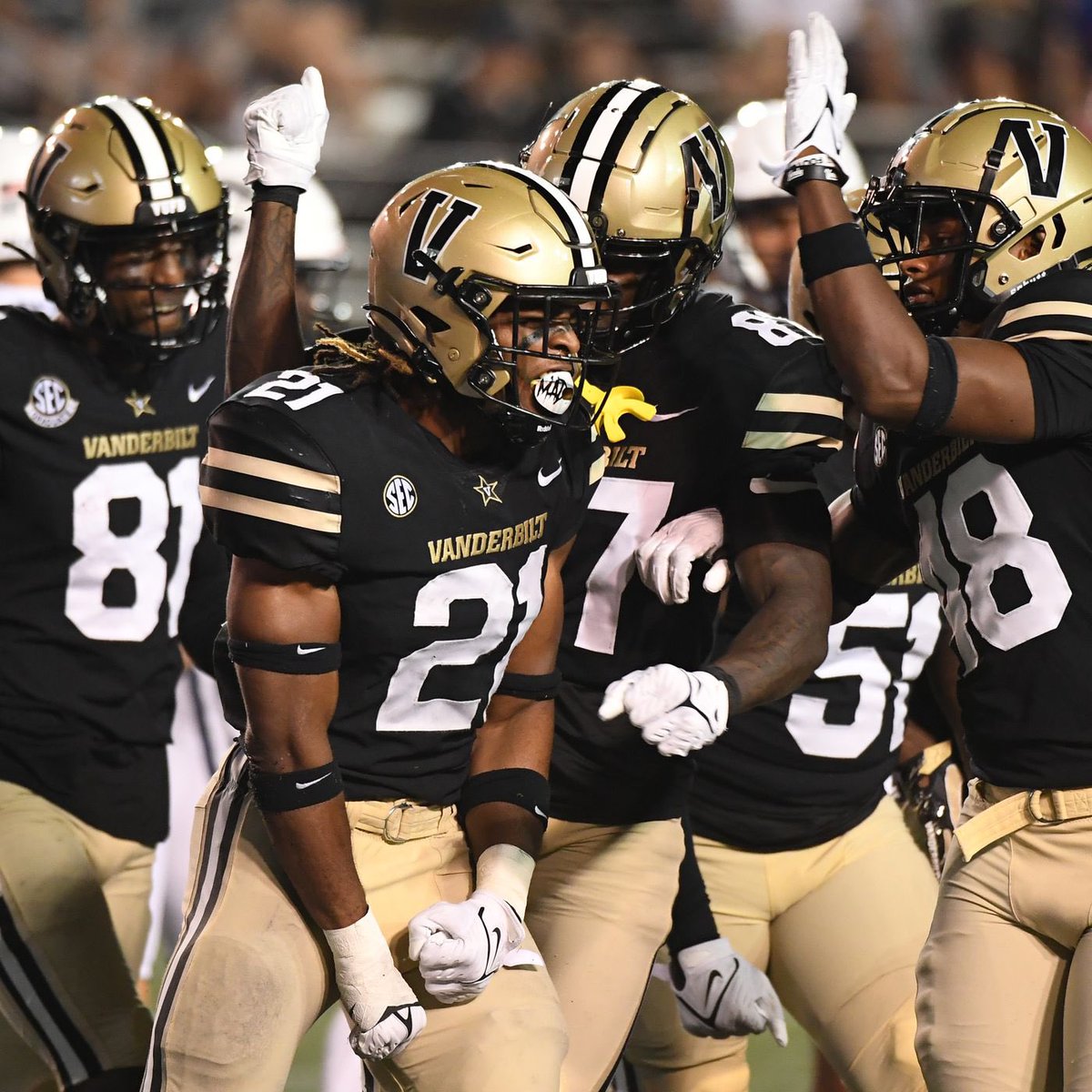 #AGTG Blessed to receive and offer from Vanderbilt University @Coach_Lezynski @Kendall_Lawson3 @julius_harley @HickmanJarrod