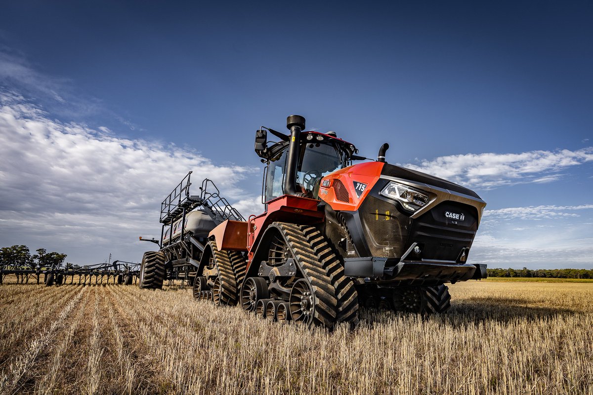 CaseIHAus's tweet photo. With 778 max horsepower, the #Steiger 715 #Quadtrac has more power, more performance, more technology and more features. You asked for it and we delivered. Visit (URL link) for more or contact your local #CaseIH dealer. https://t.co/3t4dlY4jV4