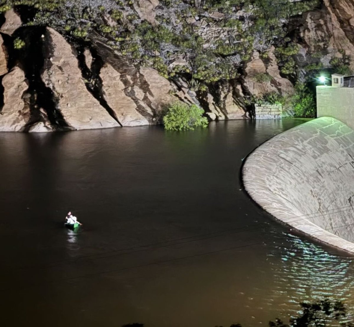 GovernodoRN's tweet image. Açude Gargalheiras faltando isso aqui 🤏🏼 para atingir todo o seu esplendor. É a abundância da água no sertão chegando!

📸 Gláucia Lima