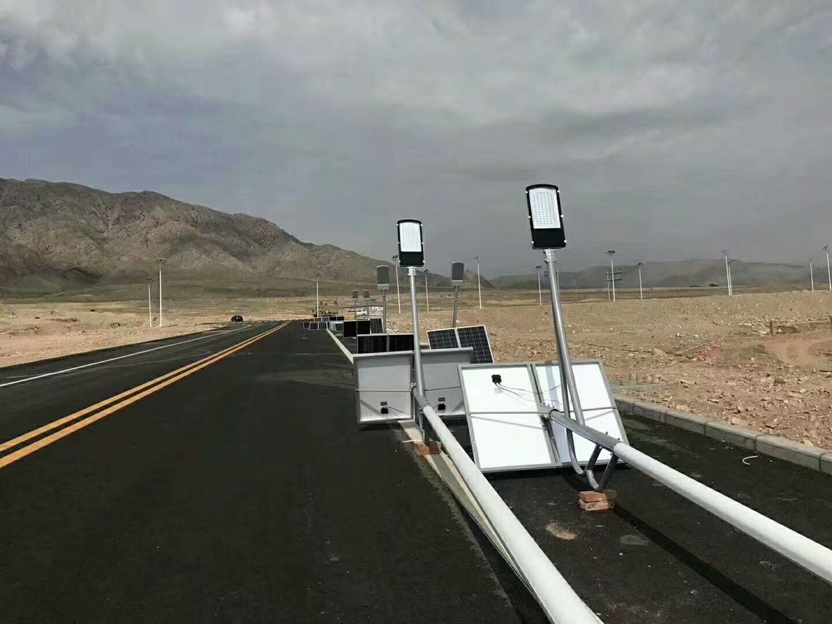 BonnieC_2022's tweet image. 60W solar street light with 8m post

#solarlighting #solarstreetlight #lightpost #highlux #highluxledlight