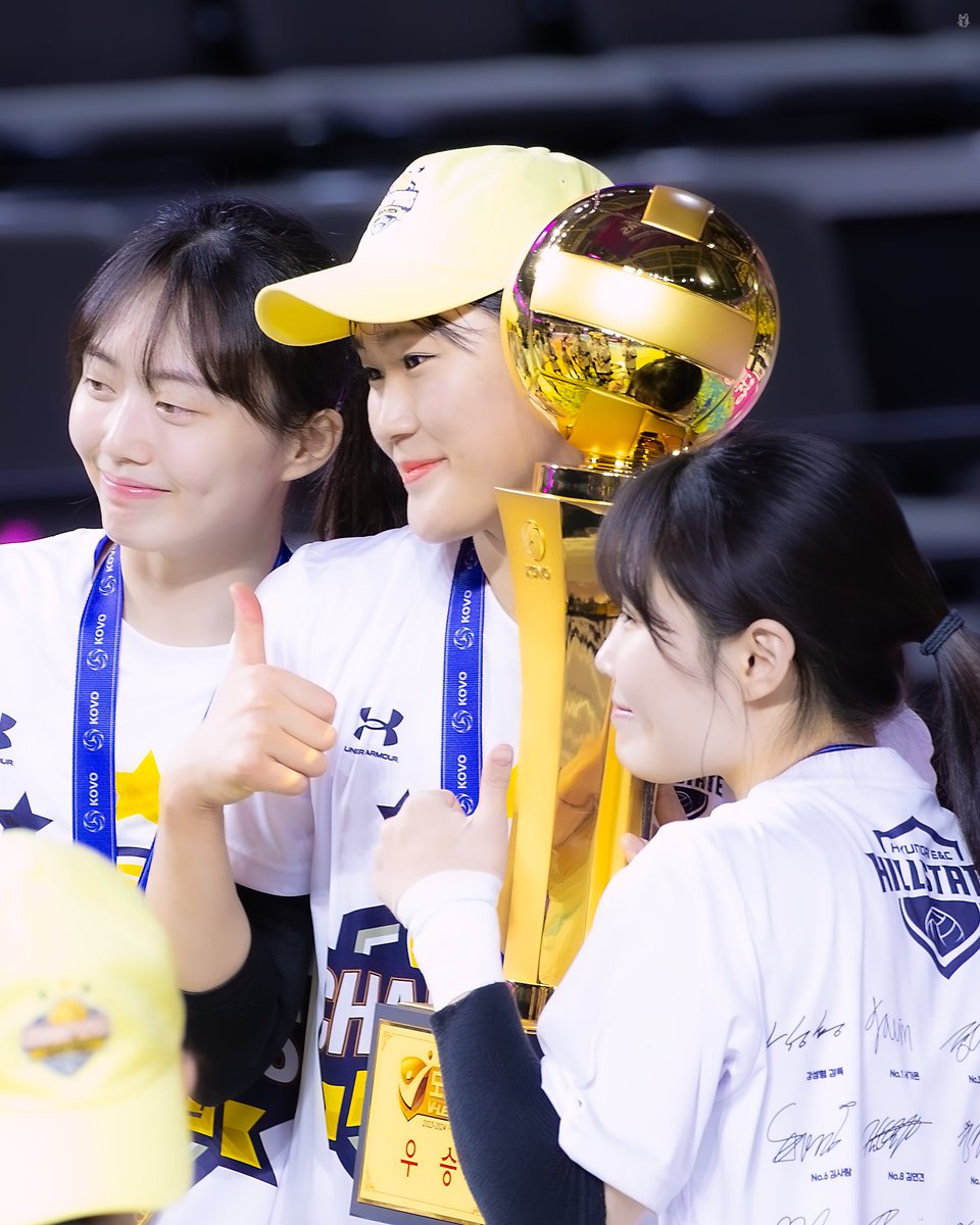 240401

통합우승 축하해🧡🧡

#김주향 #현대건설