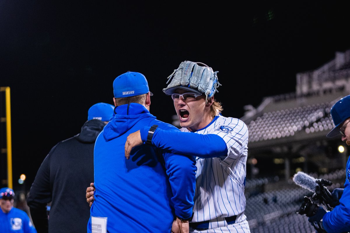 Mason Koch out of the Pen:
2.1 IP, 0 R, 0 H, 5 K, Save (3)

👏👏👏

#GoJays | <a href="/MasonKoch328/">Mason Koch</a>