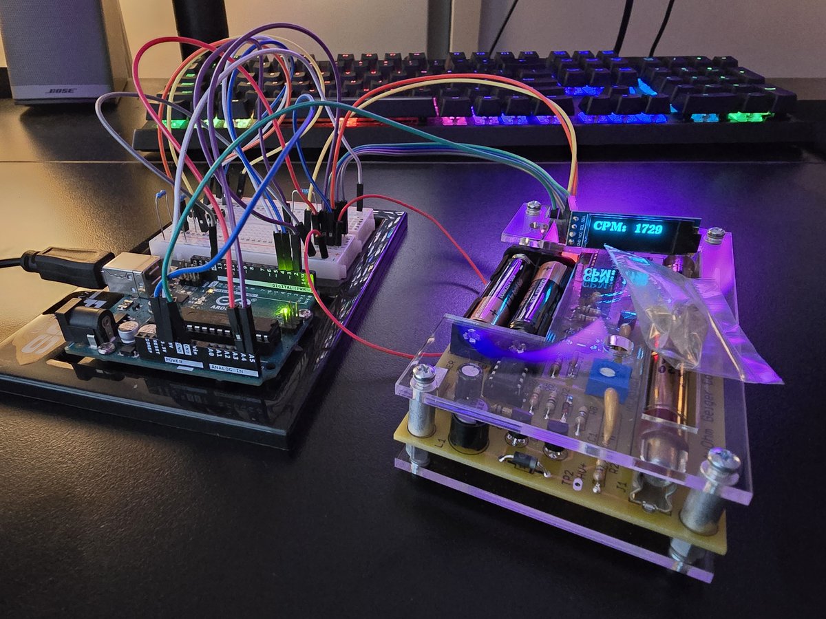 arduino-powered geiger counter, testing with a chunk of uranium ore