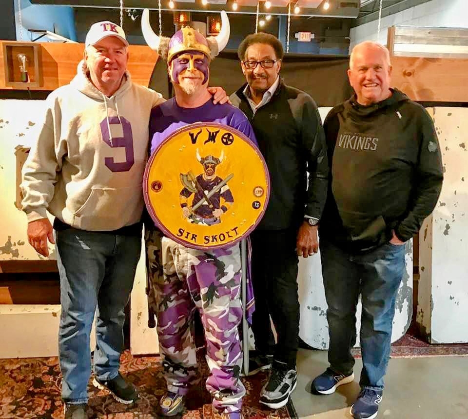 Tommy Kramer is joining us for our draft party for day 2 of the draft. Don't miss out rsvp now, SKOL! chuckforeman44.com/store/p68/2024…