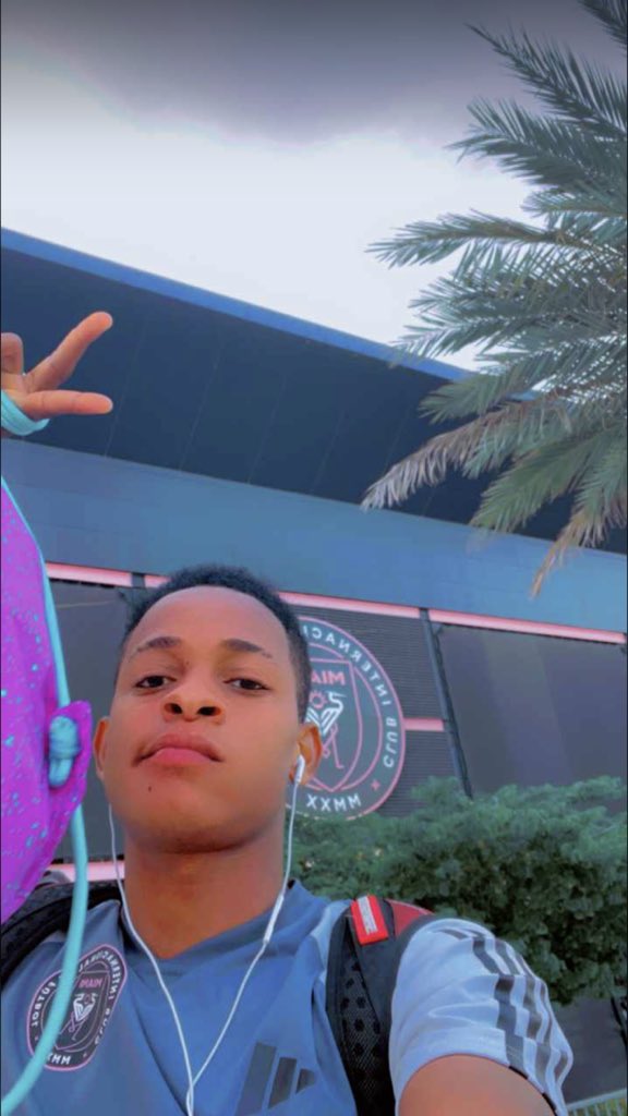 Stanley25859032's tweet photo. @Caleb_Jephte Crack #Lovend’s 7 🇭🇹❤️⚽️ https://t.co/Jdlt1oGgeb