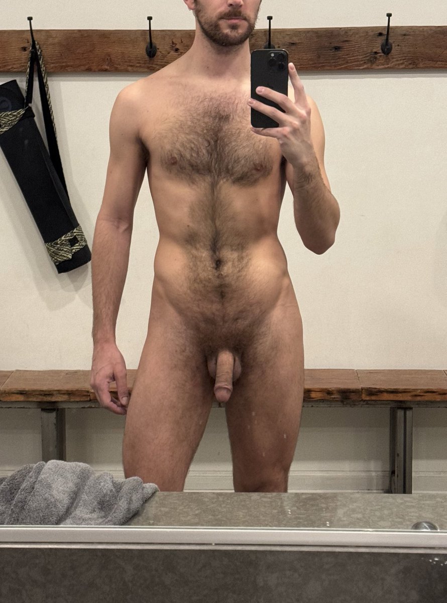 Summer body coming in nicely 💪🏻