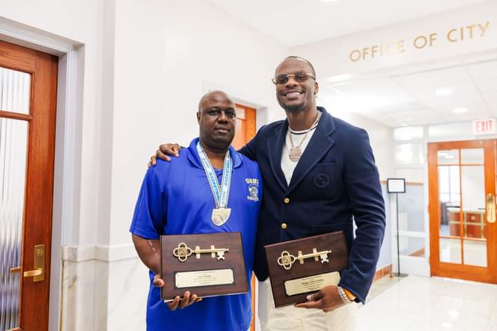 Congrats to Gibbs' Jacob Daniels and Larry Murphy, who were named the Class 4A player and coach of the year by the Florida Dairy Farmers @gibbshighbball @CoachGreen_3