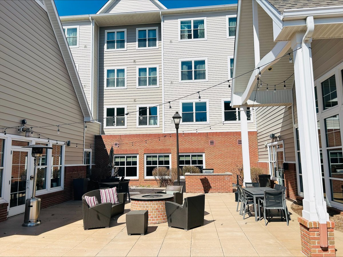 At Residence Inn Decatur/Forsyth, nothing brings us more joy than seeing guests enjoying our cozy patio area! ☀️✨ With a sizzling grill, crackling fire pit, and snug furniture, it's where memories are made. #PatioBliss #DECRI
