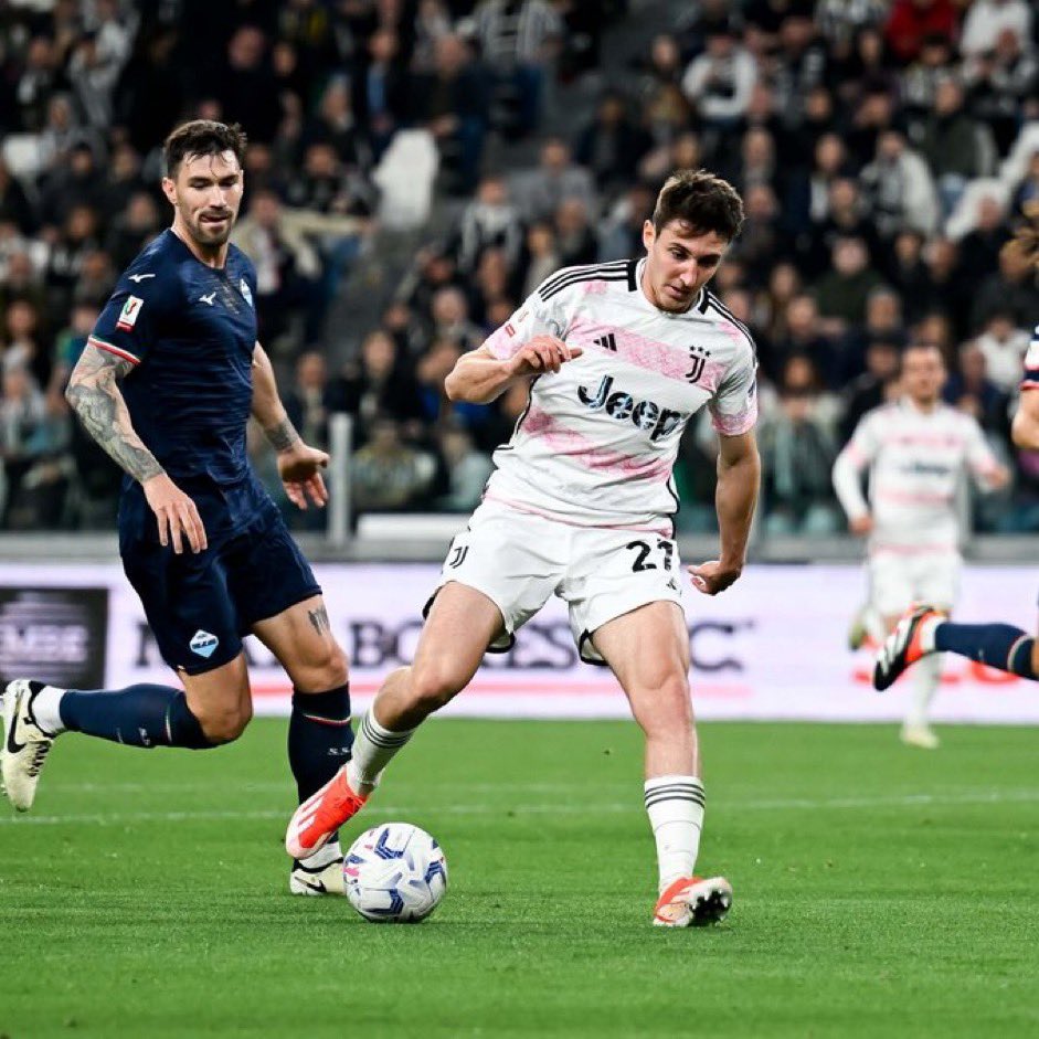 juvemattia_'s tweet image. It’s crazy how prem fans would say who is “cambiaso” when in reality he is bright star at juve and a top 3 in his position itw with more to come 🇮🇹
