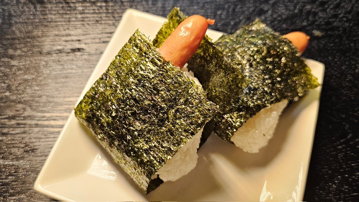 僕はね、ただソーセージまるごと入った男子の夢のおにぎりを作りたかっただけなんだ