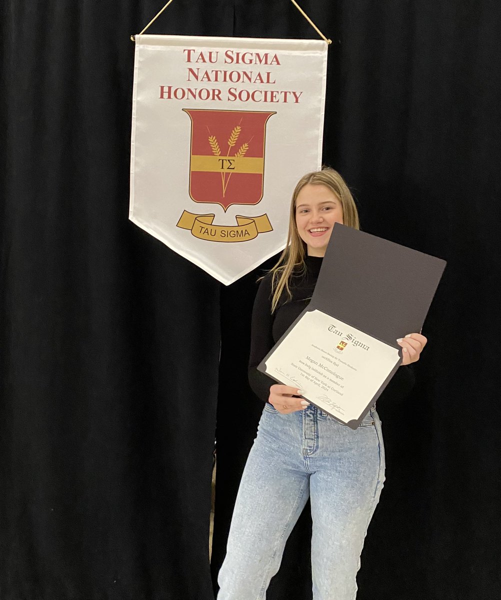 Yesterday, I was officially inducted into the Tau Sigma Honor Society! l listened to inspiring speeches, motivating me and fellow members to keep up the good work. To not be discouraged by failure, but to learn from it and keep going! #TauSigmaHonorSociety #sunycortland #physed