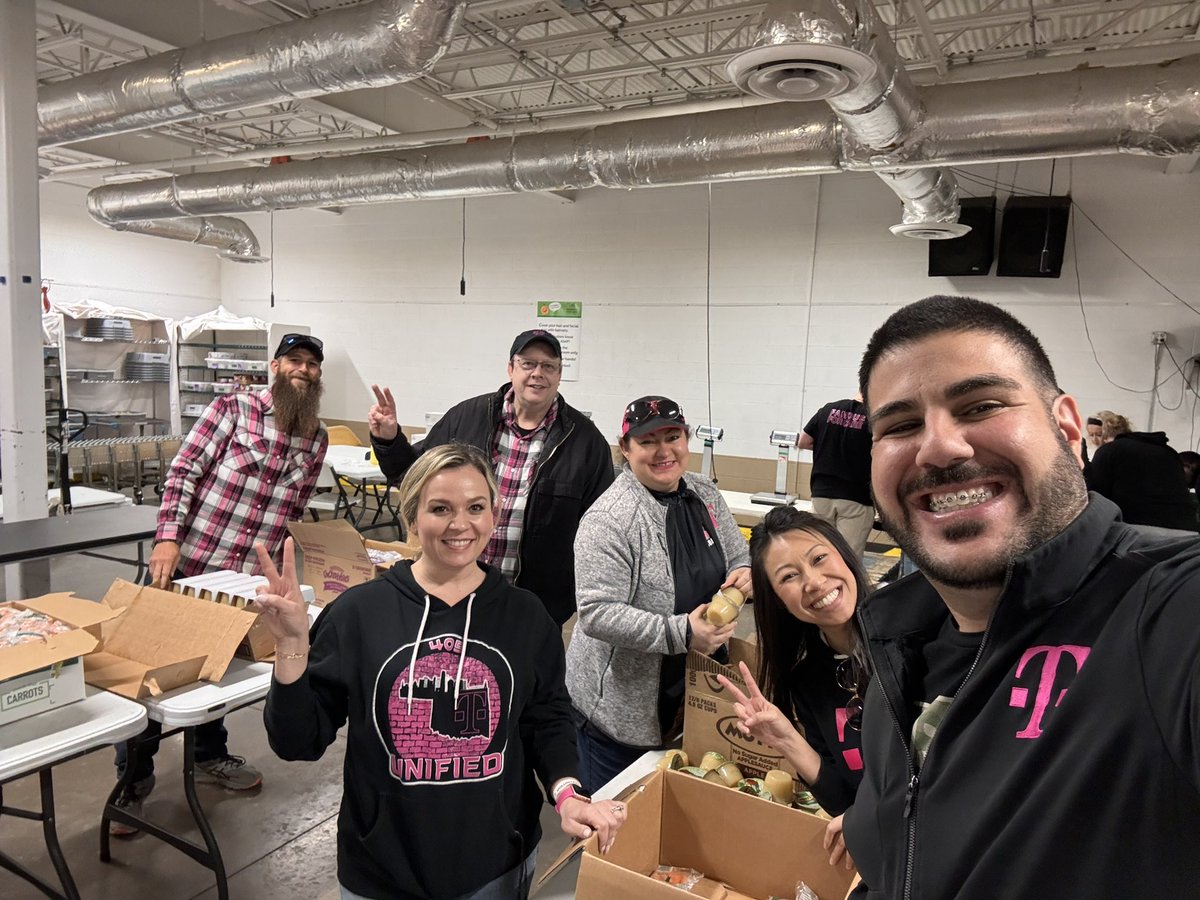 It’s #MagentaGivingMonth @TMobile and the @405UnifiedOKC is making an impact in multiple ways this April! First up is packing meals for kids and boxes for the needy at Oklahoma Regional Food bank. Love that our leaders are taking time to serve the community! @a_lo_77 @annango_