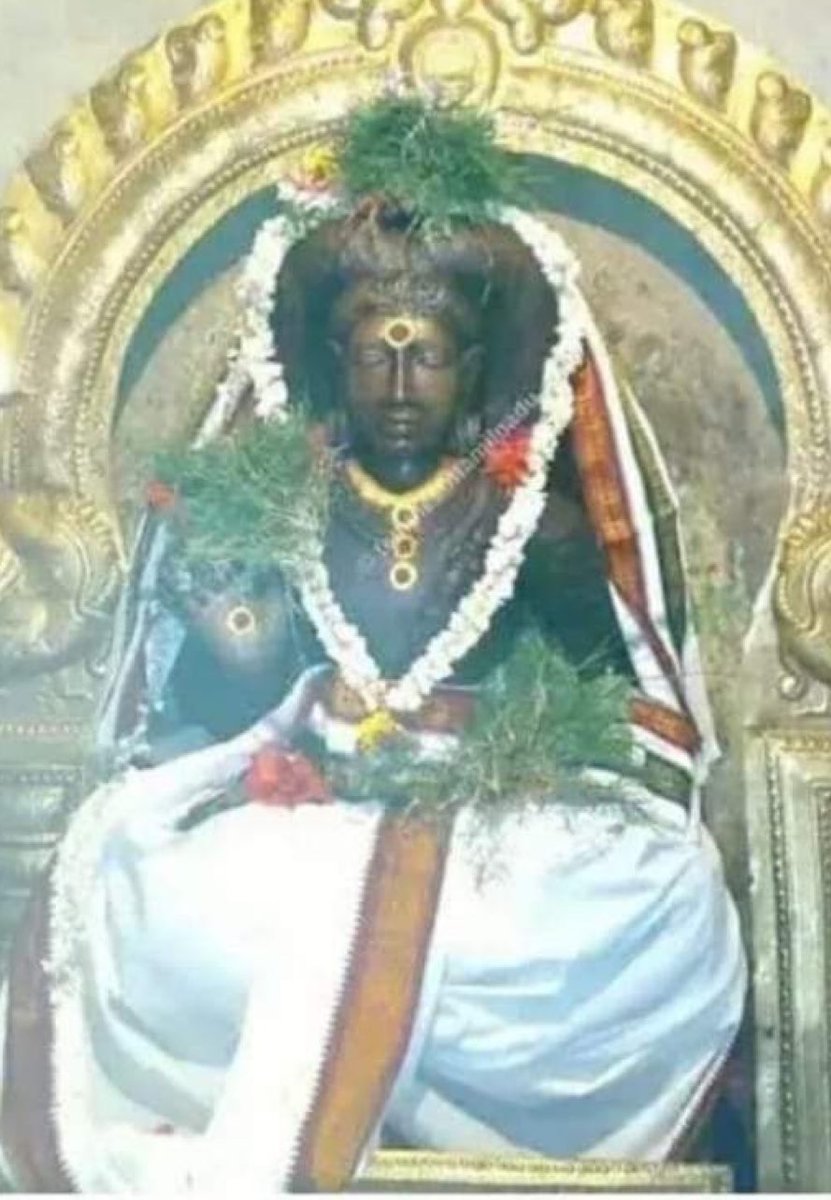 बिना सूंड वाले एकमात्र गणेश..!! दुनिया भर में गणपति की हर मूर्ति में गणेश जी का गजमुख वाला सिर देखा जा सकता है भगवान गणेश के किसी अन्य रूप की कोई कल्पना भी नहीं कर सकता..!! हालाँकि, दक्षिण भारत में, एक ऐसा मंदिर है जिसमें भगवान गणेश की मानव सिर के रूप में एक मूर्ति है, इससे