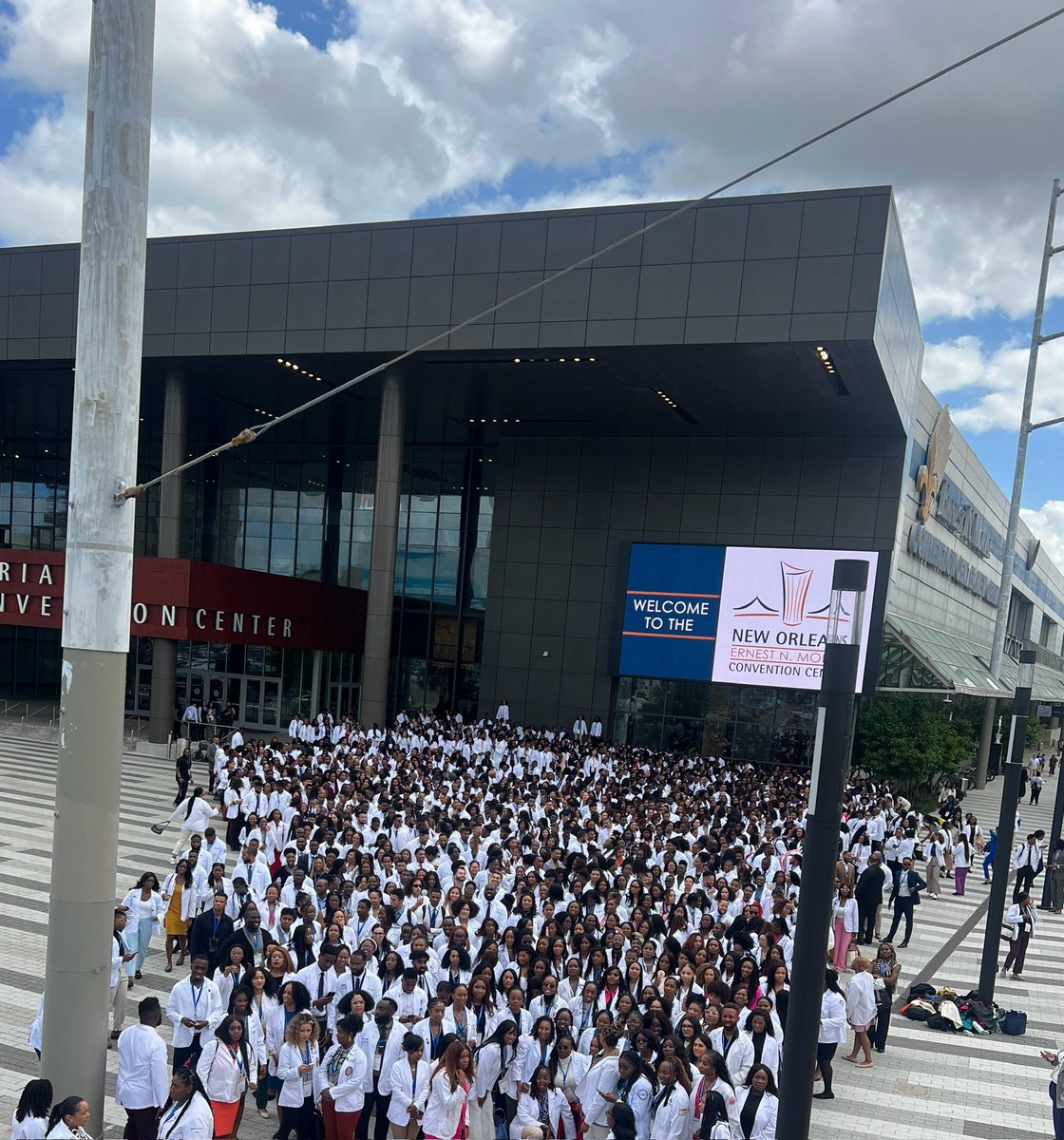 Wonderful weekend in New Orleans at the Annual Medical Education Conference, which is the nation’s largest gathering of minorities in medicine hosted by the @SNMA 🩺 I was honored to be invited by SNMA as a speaker and share advice on how to land a research position at the NIH!